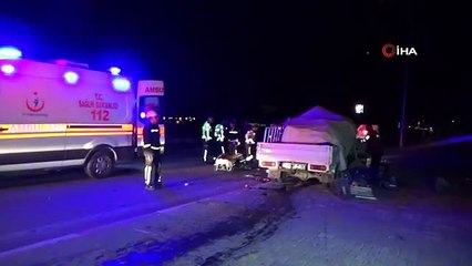 Karaman'da kaza sonrası kamyonette sıkışan sürücü için ekipler seferber oldu
