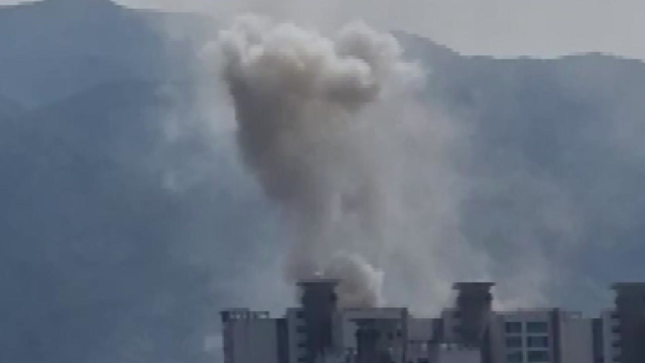 강원도 원주 아파트 14층에서 화재...주민 대피·4명 연기흡입 / YTN