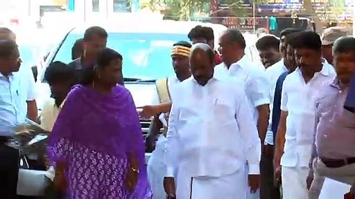 ஆய்வின் போது திடீரென கீழே விழுந்த அதிகாரி; நூலிழையில் தப்பிய அமைச்சர் ஏ.வ.வேலு