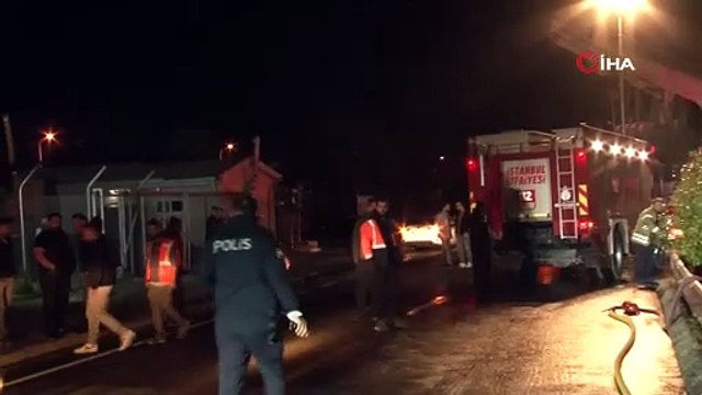 Tuzla'da lüks araç yüklü tır alev alev yandı, dorsedeki 6 araç kullanılamaz hale geldi