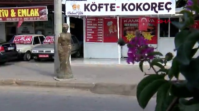 Festivalin simgesi 'Venüs', hurdacıdan alınıp yol kenarına süs yapıldı