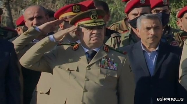 Siria, i funerali degli oltre 110 morti nell'attacco con drone a Homs