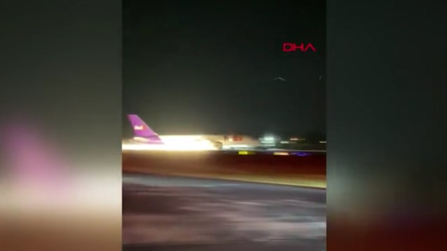 İniş takımı arıza yapan uçak, gövdesi üzerine iniş yaptı