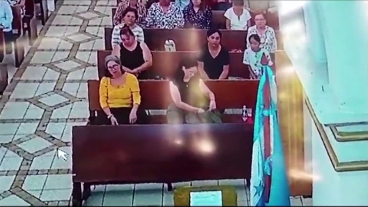 Mother Encouraging Daughter to Steal at Church cause anger