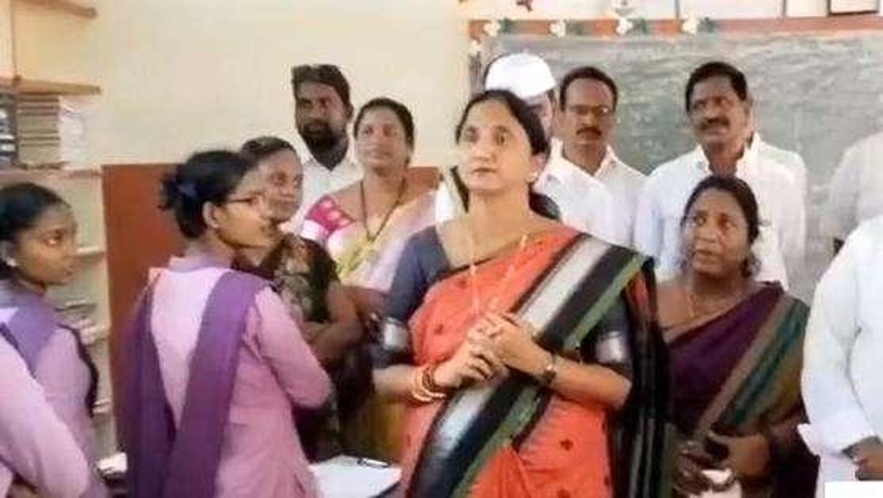 తూర్పు గోదావరి జిల్లా: గురుకుల పాఠశాల్లో కలెక్టర్ తనిఖీలు