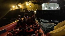 MSF salva a 258 migrantes que se encontraban en dos barcazas de madera en el Mediterráneo central