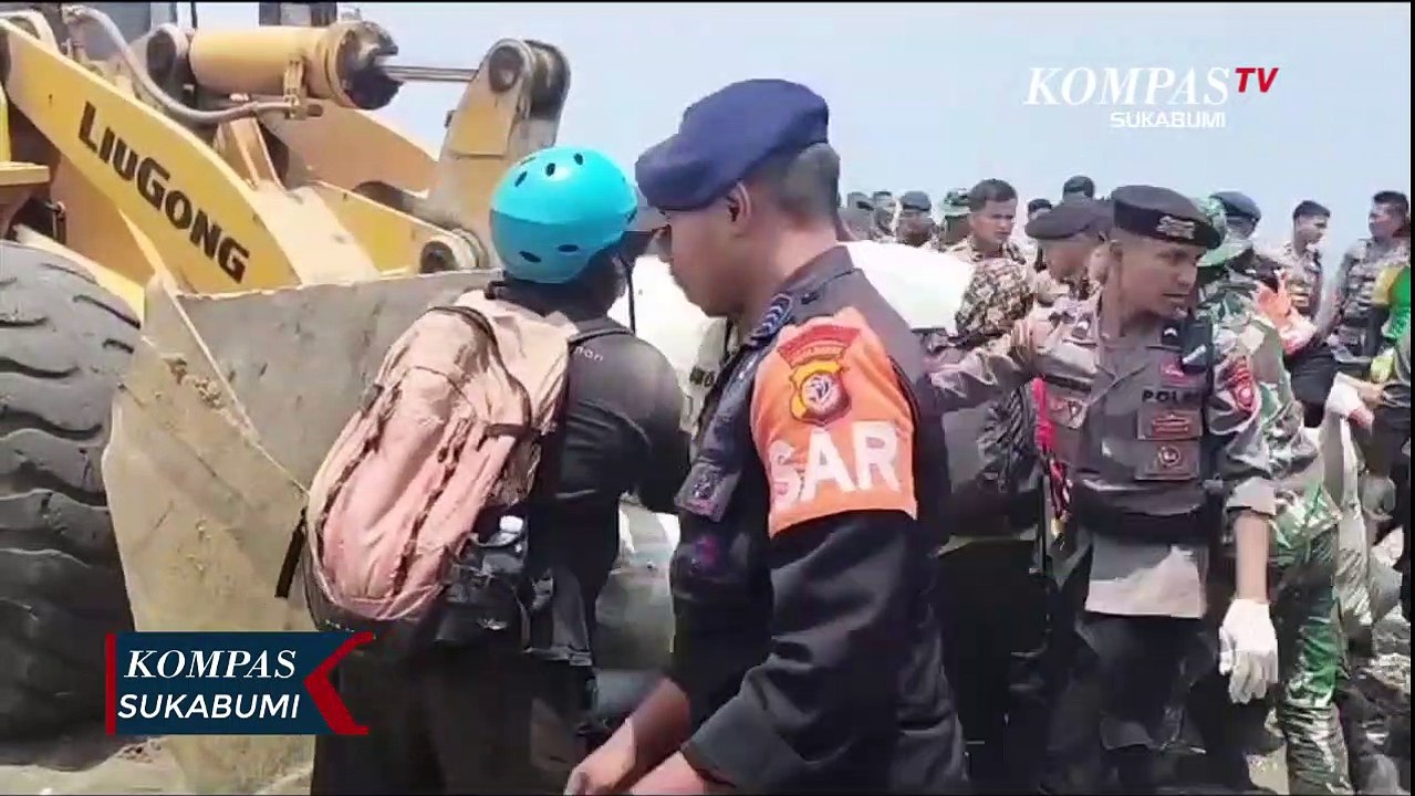 Hari Jadi TNI Ke 78 Tim Gabungan Lakukan Pembersihan Sampah