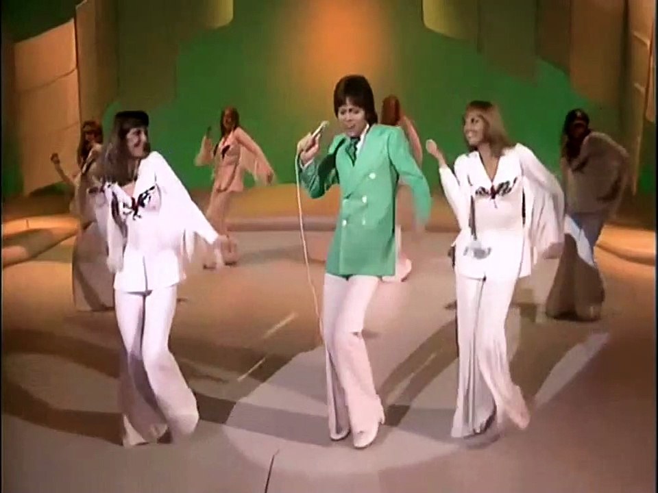 I Can't Help Myself (Sugar Pie Honey Bunch) by Cliff Richard - live TV performance 1974 + lyrics