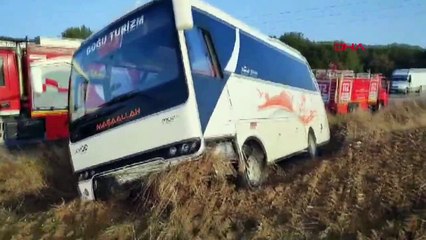 TEKİRDAĞ'DA SERVİS MİNİBÜSÜ KAZA YAPTI: 3 YARALI