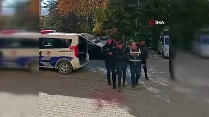 Gittikleri iş yerinde dehşet saçan firari oğul yakalandı