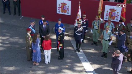 Cánticos de "que te vote Txapote" y "Puigdemont, a prisión", en el desfile del 12 de octubre