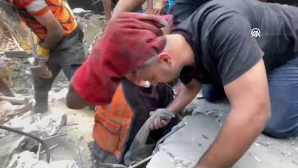 Moment déchirant ! C'est ainsi que le journaliste des AA, qui a perdu sa famille dans les attaques de Gaza, a dit au revoir à son frère sous les décombres