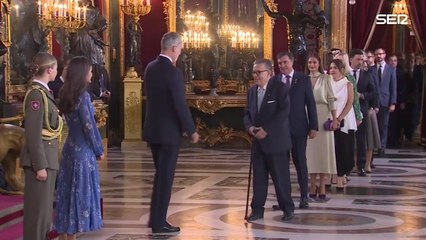 Los reyes y Leonor se adelantan para saludar a Miguel Herrero y Rodríguez de Miñón