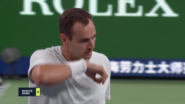 Shanghai - Cette fois, Safiullin a étrillé Zverev
