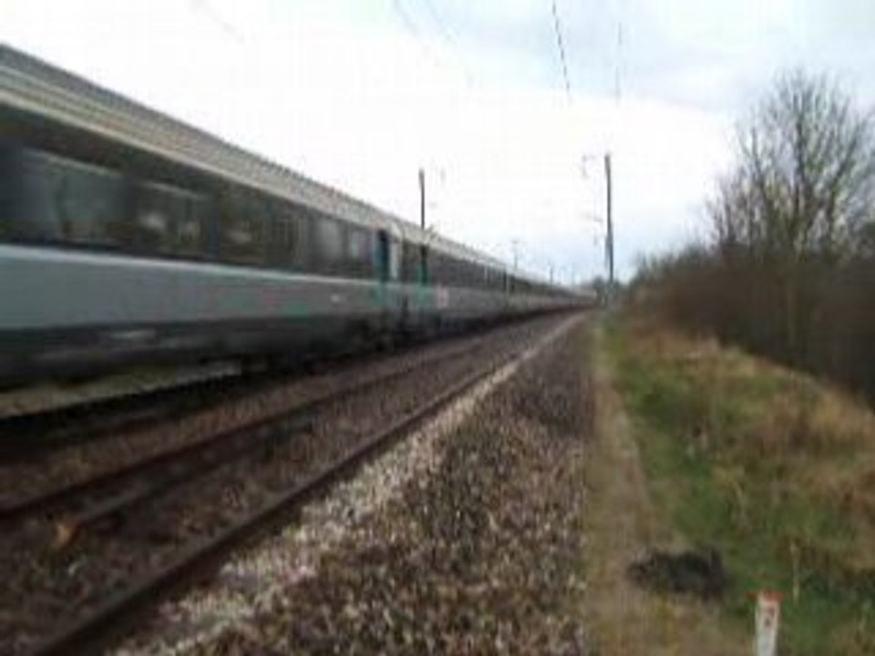 Le 3312 file à 200km/h