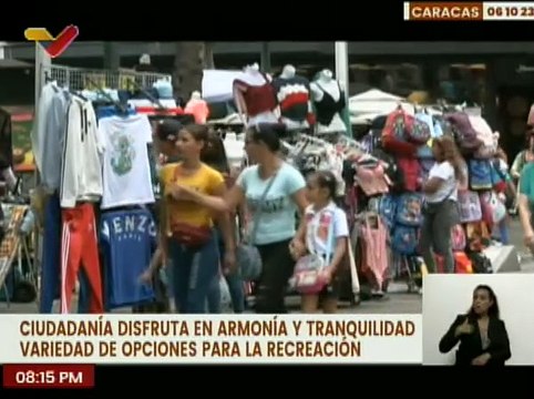 Caraqueños disfrutan las diversas opciones de recreación que ofrece el bulevar de Sabana Grande