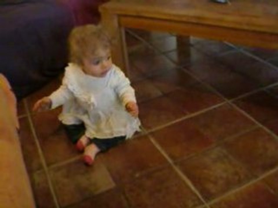 je marche à quatre pattes !!