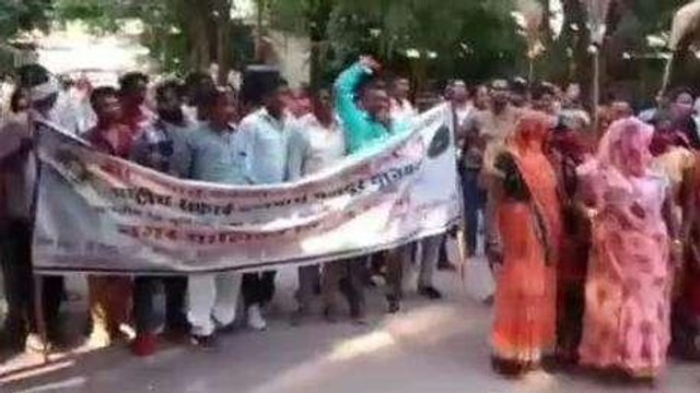 मुरैना: सफाई कर्मचारियों ने घेरा संभागआयुक्त का दफ्तर,दी भूखहड़ताल की चेतावनी