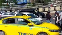 Trafik polisi, kazada yaralanan motosikletlinin yanından bir an olsun ayrılmadı