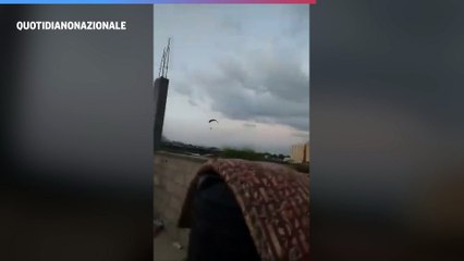 Miliziano di Hamas entra dentro Israele con un parapendio a motore