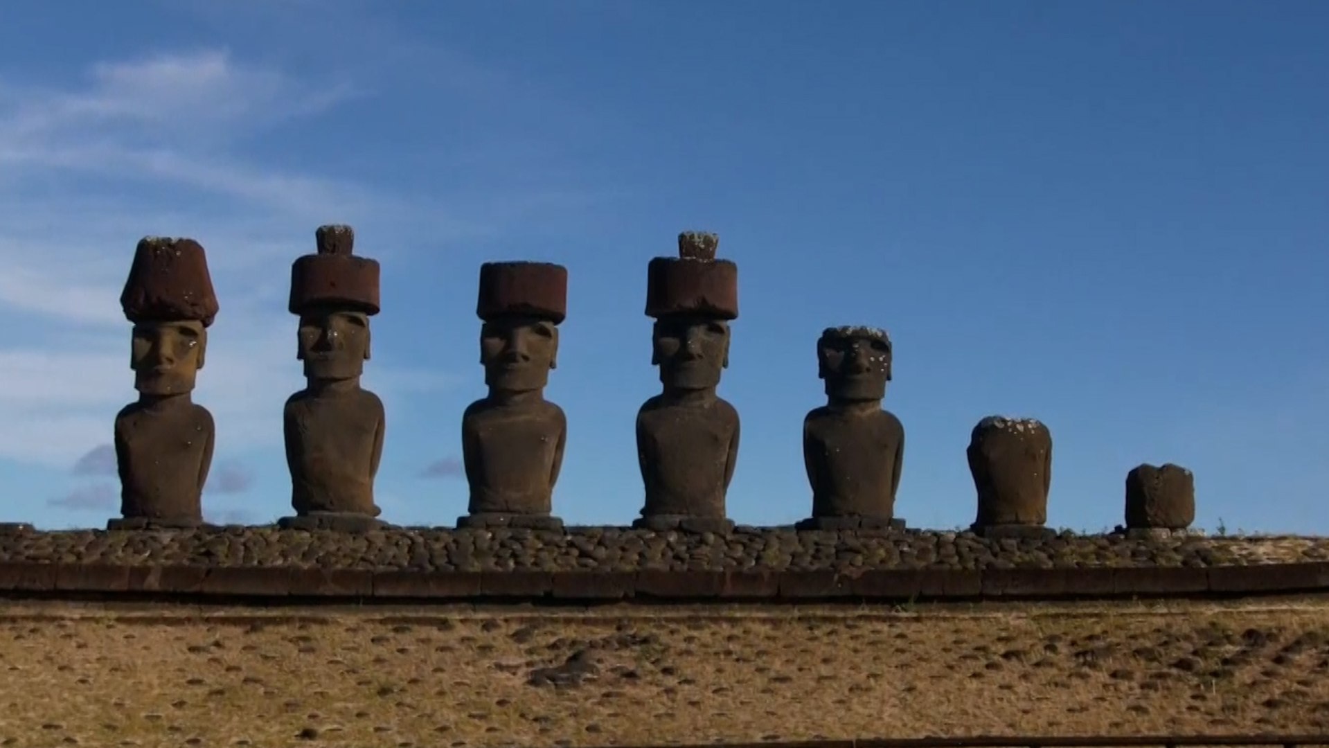 Reabre al turismo la famosa isla de Pascua, el punto m�s alejado de la costa en el planeta