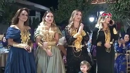 Aşiret töreninde altın şov! Gökten yağsa bu kadar olmazdı