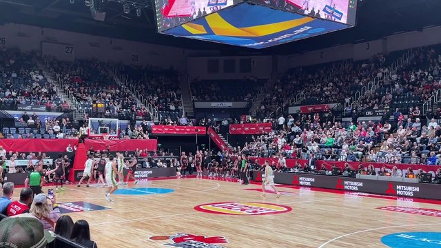 Watch as Illawarra Hawks fans go wild in first win of the NBL season| Illawarra Mercury | October 7, 2023