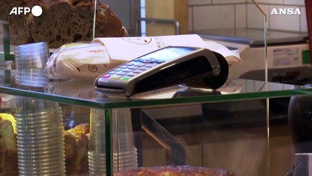 Corsa pagamenti digitali, quasi eguagliano i contanti