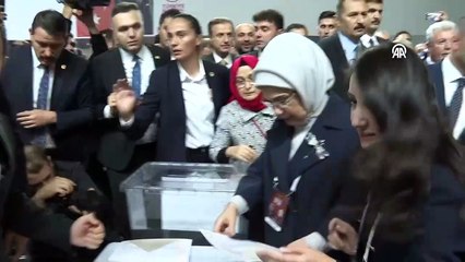 Breaking News : Pas un seul gaspillage ! Le président Erdoğan a été réélu président du parti AKP