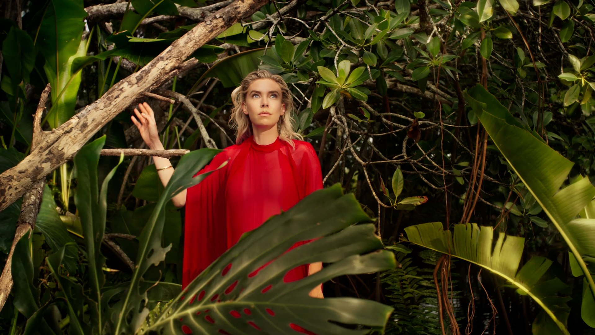 En la actriz brit�nica Vanessa Kirby ha encontrado la m�s que centenaria marca Cartier su nueva musa y embajadora, que encarna el esp�ritu de esa pantera que es s�mbolo incontestable de la 'maison', tanto de sus joyas como de sus perfumes.