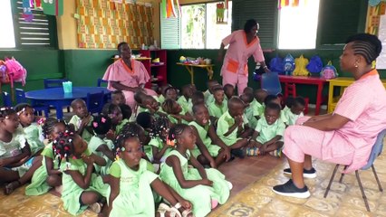 Nasséneba Touré visite des écoles pour s'assurer du démarrage effectif des classes de la petite enfance