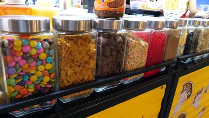 rainbow galaxy crepe - Thai street food