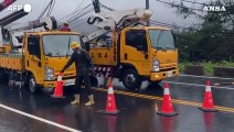 Taiwan, migliaia di case senza elettricita' dopo il passaggio del tifone Koinu