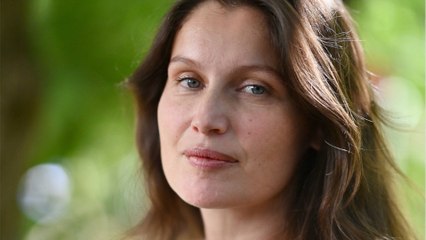 GALA VIDEO - Laetitia Casta “confrontée à un prédateur” : confidences sur sa jeunesse tourmentée
