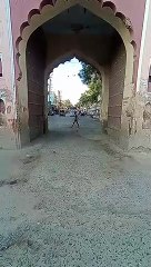 मंशा अच्छी थी तो आधी सदी चली सड़कें, अब बनते ही उधड़ रही सड़कें?