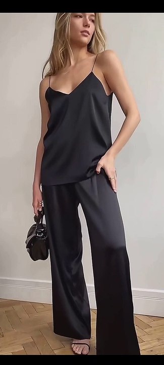 V-Neck Spandex Plus Silk Strapless Sleepwear Set