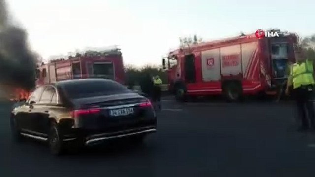 Seyir halindeki tır alev alev yandı