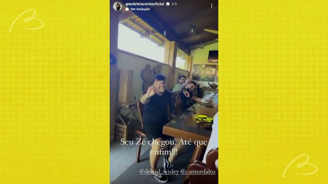 Cão adotado por Zezé Di Camargo chega na casa do cantor