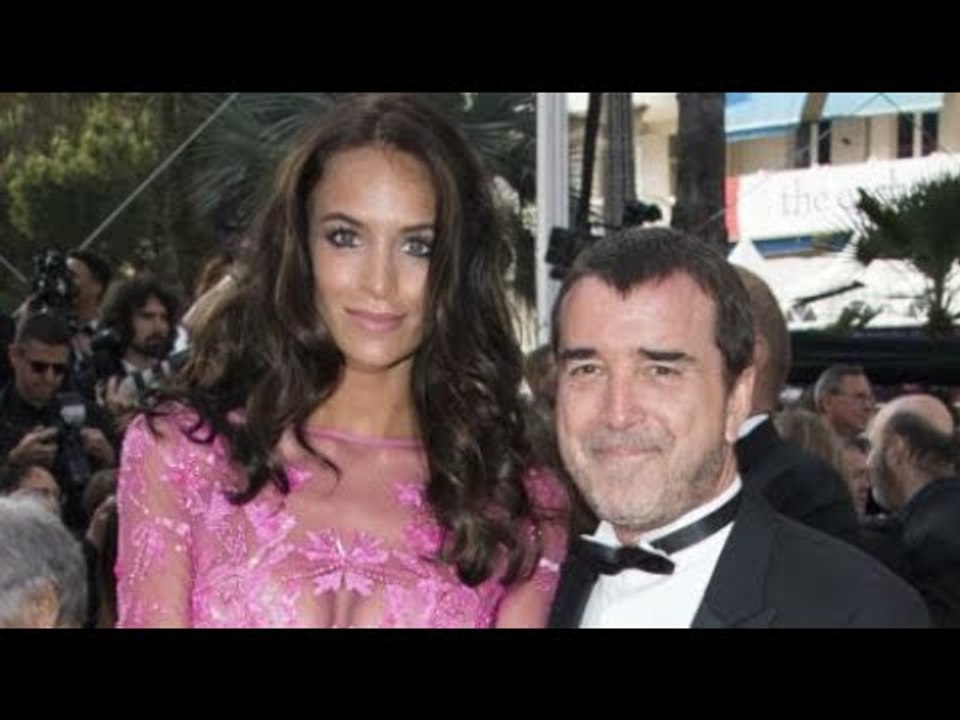 Arnaud Lagardère filme une grosse bourde de sa femme Jade Lagardère lors d'une sortie...