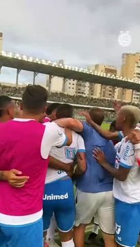 Em tarde inspirada de Everaldo, Bahia vence Goiás fora de casa e sai do Z-4; veja os gols