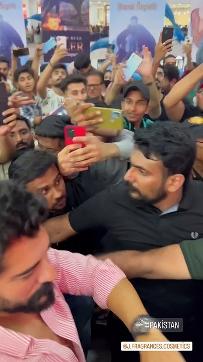 Burak ozcivit in Pakistan kurulus Osman in Pakistan||