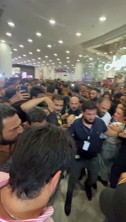 Burak ozcivit in Pakistan kurulus Osman in Pakistan part 1