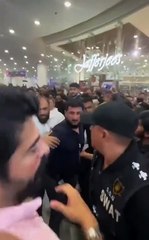 Burak Özçivit'in erkek hayranları izdiham yarattı