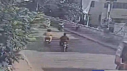 పశ్చిమగోదావరి జిల్లా: రోడ్డు ప్రమాదం... సీసీ టీవీ విజువల్స్ విడుదల