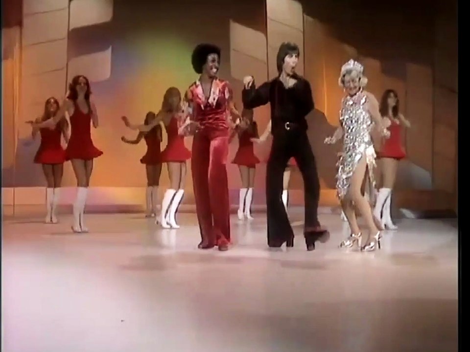LET'S TWIST AGAIN by Cliff Richard - TV performance 1974
