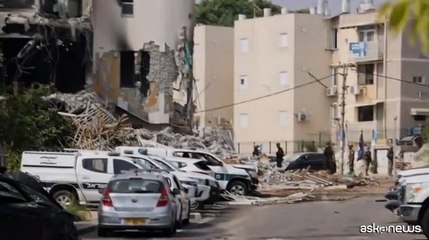 Download Video: Israele, una stazione di polizia rasa al suolo dall'attacco di Hamas