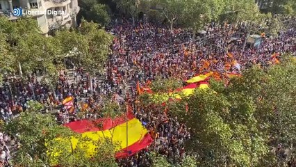 Impresionante imagen de la manifestación contra la amnistía en el paseo de Gracia de Barcelona