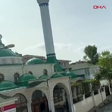 Camiden yapılan anons yürekleri ısıttı! 'Anne kedi üzgün ve ağlıyor'