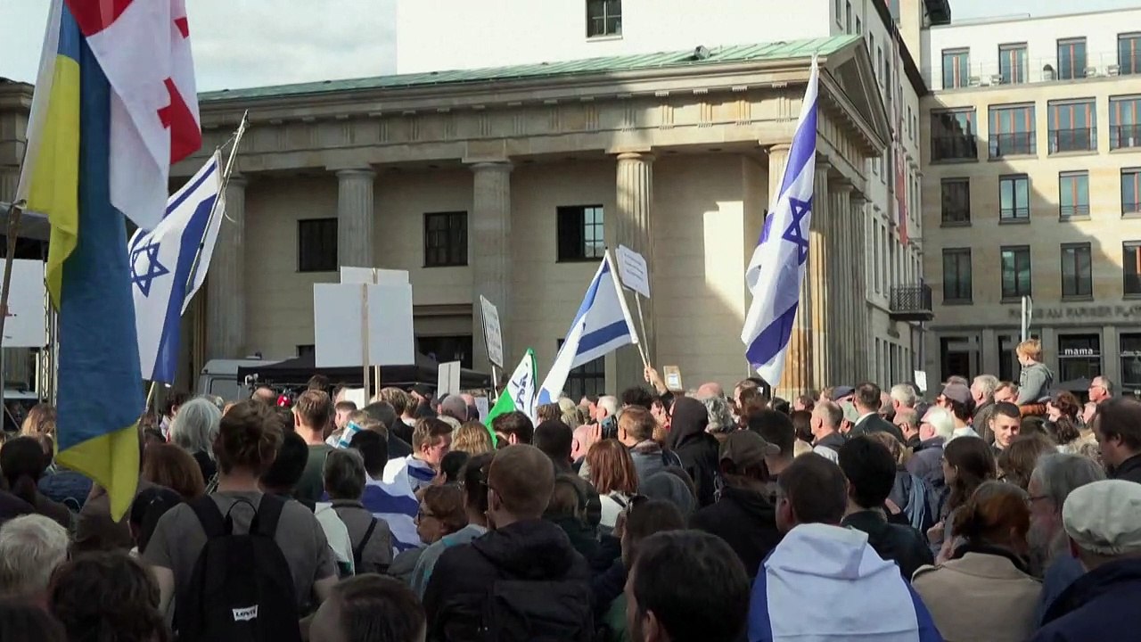 Solidaritäts-Demo für Israel in Berlin: 'Die ganze Welt ist verrückt'