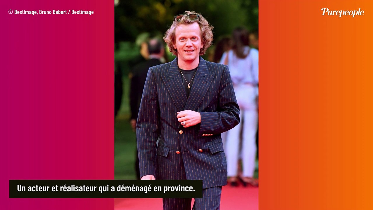 Alex Lutz : Sa vie en bord de Loire avec sa femme et leur ado, une maison très artistique